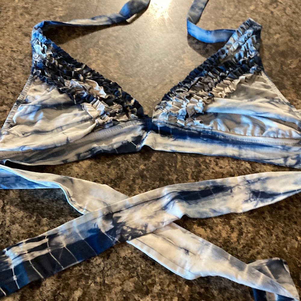 Lucky Brand M bathing suit top